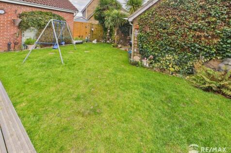 Rear Garden (4).jpg