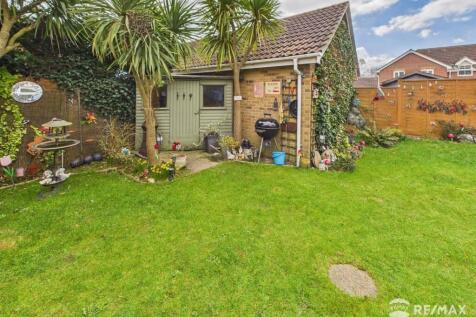 Rear Garden (3).jpg