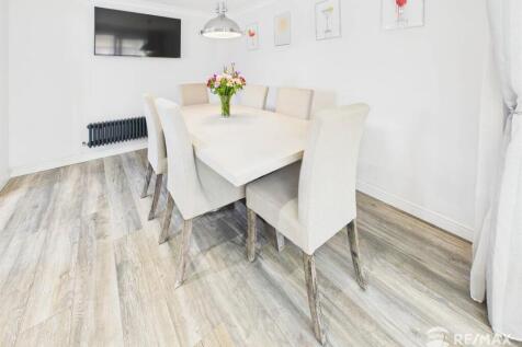 Dining Area.jpg