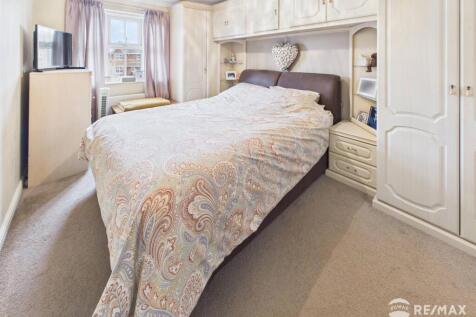Bedroom 1.jpg