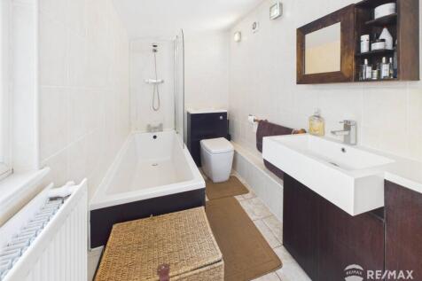 CAM02842G0-PR0210-STILL039.jpg