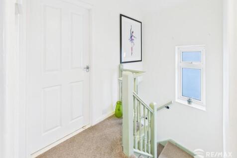 Upstairs landing.jpg