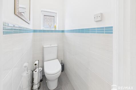 Upstairs WC.jpg