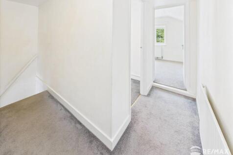 Hallway landing.jpg