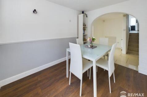 Dining Room (2).jpg