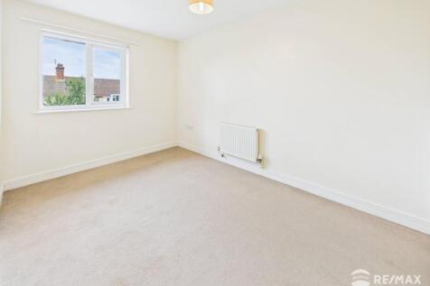 Bedroom 1.jpg
