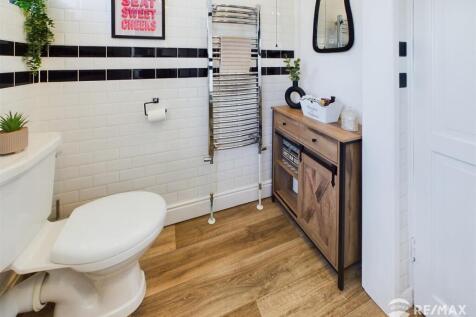Bathroom (4).jpg