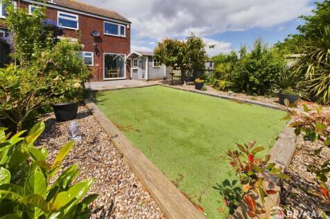 Rear Garden (1).jpg