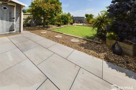 Rear Garden (3).jpg