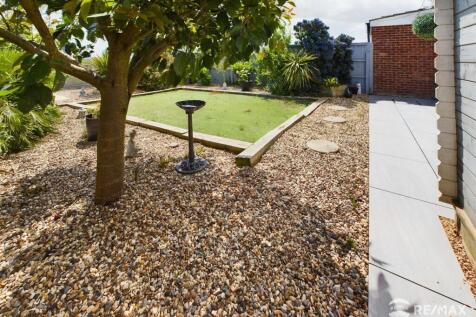 Rear Garden (5).jpg