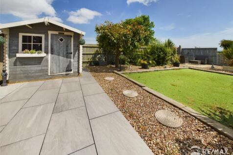 Rear Garden (4).jpg