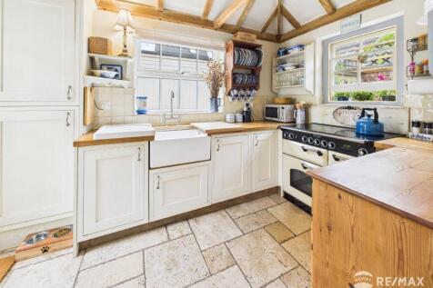 Kitchen 1.jpg