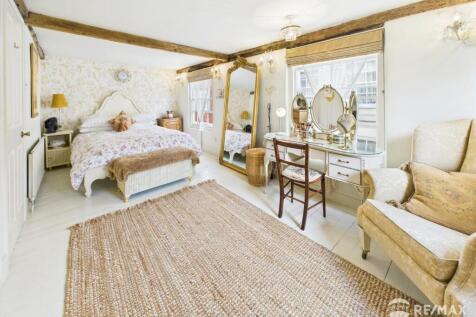 Master Bedroom.jpg