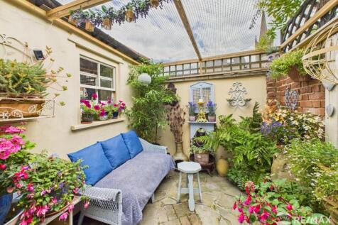Catio 3.jpg