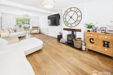 Living Room.jpg