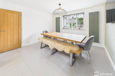 Dining Area.jpg