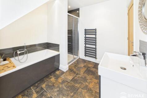 Family Bathroom.jpg