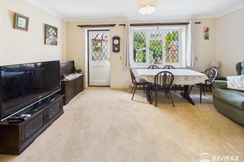 CAM02842G0-PR0245-STILL020.jpg