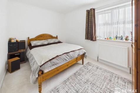 Bedroom 1.1.jpg
