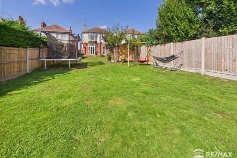 CAM02842G0-PR0251-STILL048.jpg