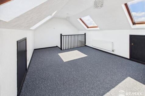 Loft Room Bedroom 3.jpg