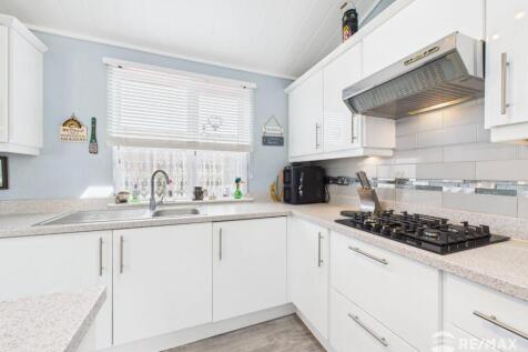 Kitchen Area.jpg