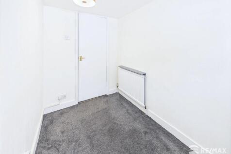 Bedroom 3 image 2.jpg