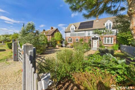 Front Garden &amp; Driveway.jpg