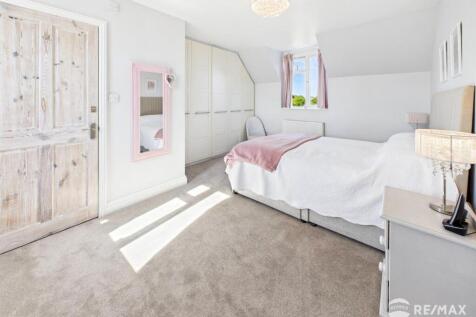 Master Bedroom.jpg