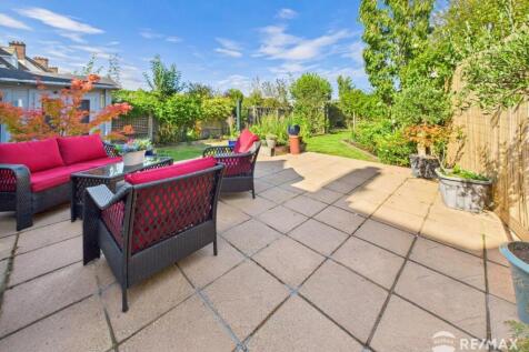 Patio Seating Area.jpg