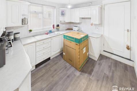 CAM02842G0-PR0269-STILL029.jpg