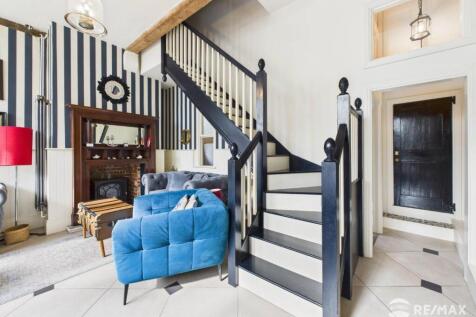 Staircase.jpg