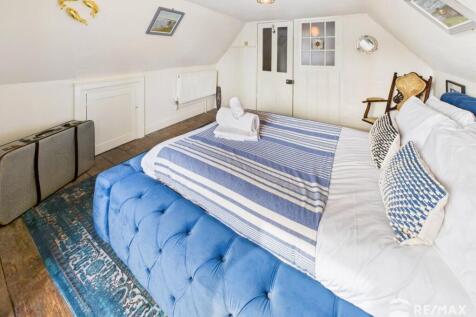 Bedroom 3 (2).jpg