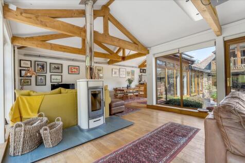 Living Dining Area