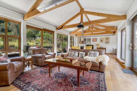 Living Dining Area