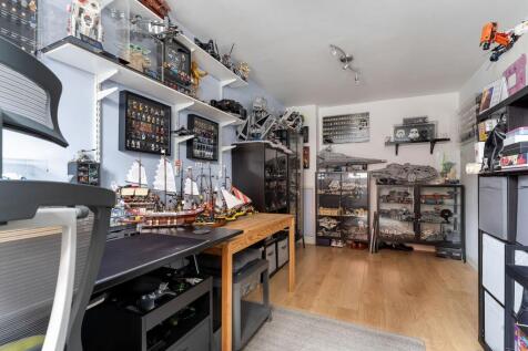 Bedroom/Hobby Room/Reception Room