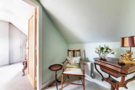 2nd Floor Landing