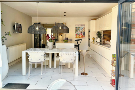 Bi Folding Doors to Kitchen