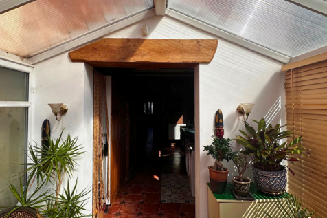 Conservatory to Kitchen