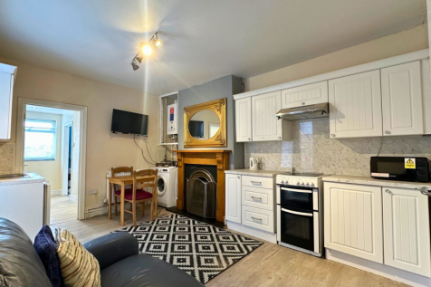 Living Room/Kitchen