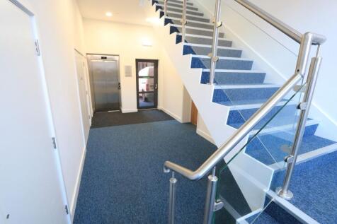 Communal Stairs / Lift