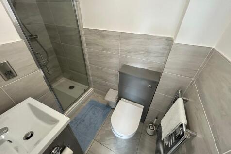 Bedroom 1 - En-Suite