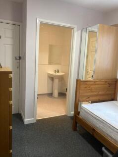 En-suite with shower