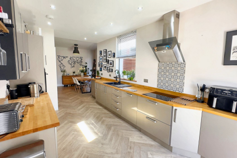 Kitchen / Diner