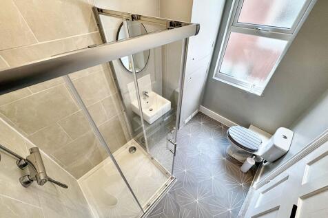 Bed 1 En-Suite