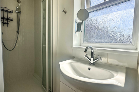 Bedroom 1 Ensuite