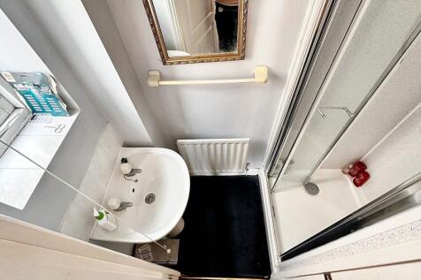 Bed1 En-Suite