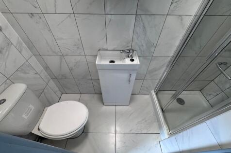 Bedroom 2 En-Suite