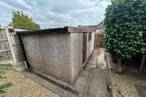 Garden / Garage