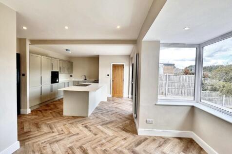 Kitchen / Diner / Lounge